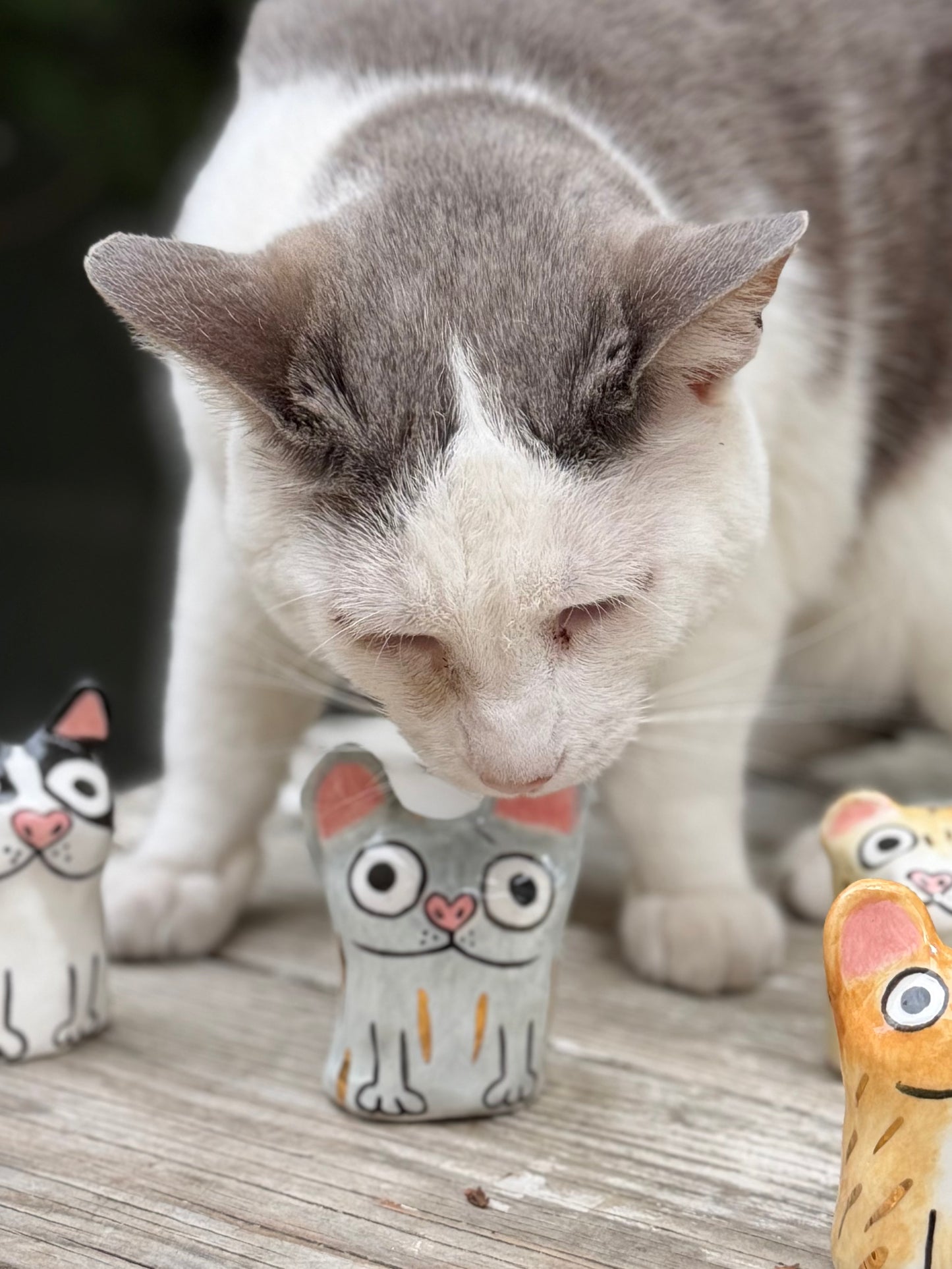 Small Roux Blob – Grey Frenchie Blob with gold