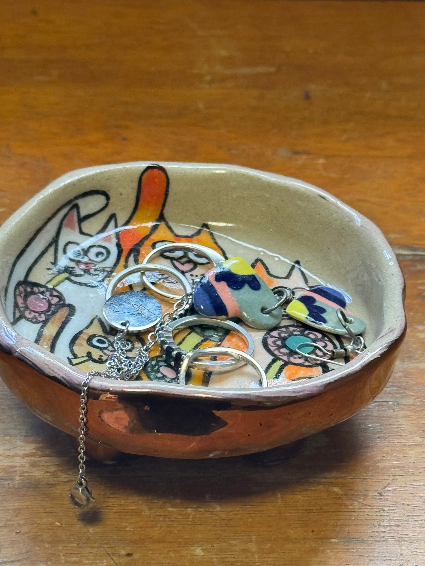 Whisker Dish - Kitty fam (Medium)