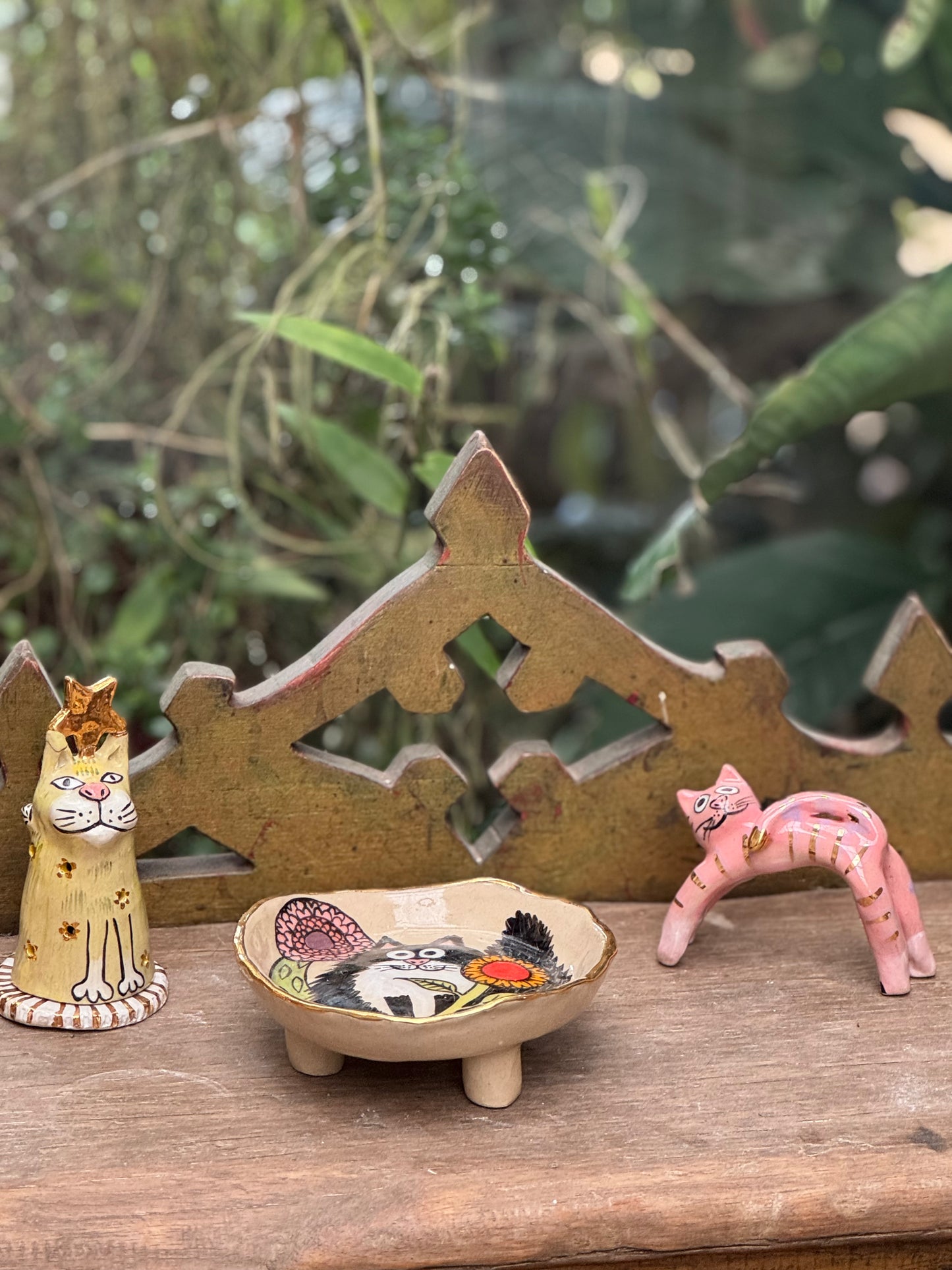 Whisker Dish - Tuxedo (Large)