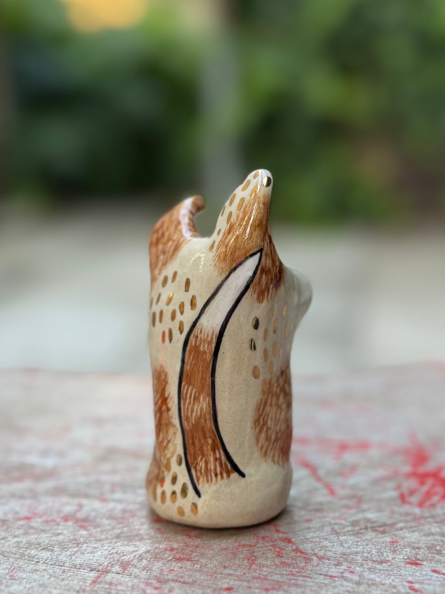 Roux Blob – The Nosey Neighbour Blob with Gold (Medium)