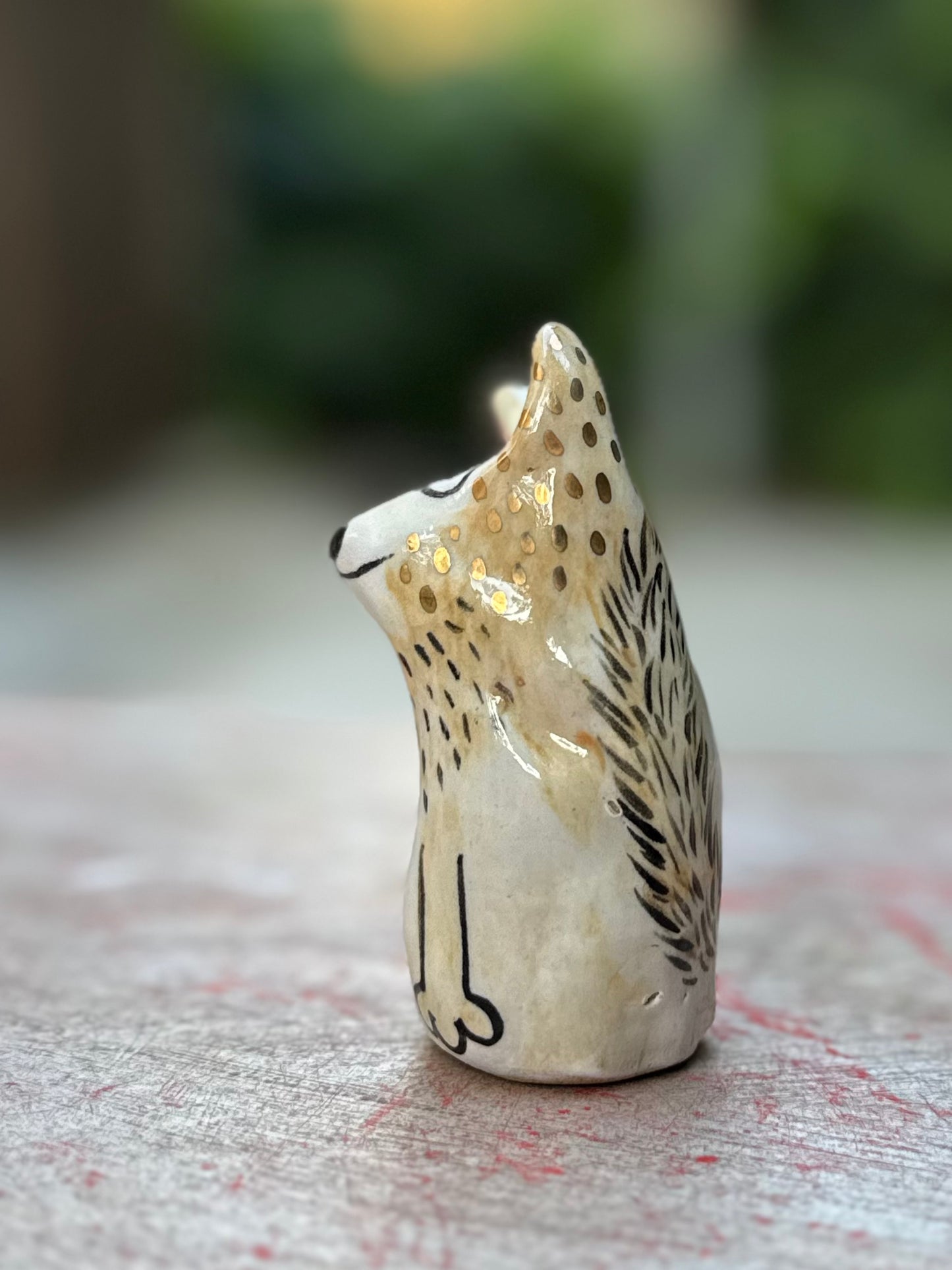 Roux Blob – The Curious Little Blob Dog with Gold (Small)