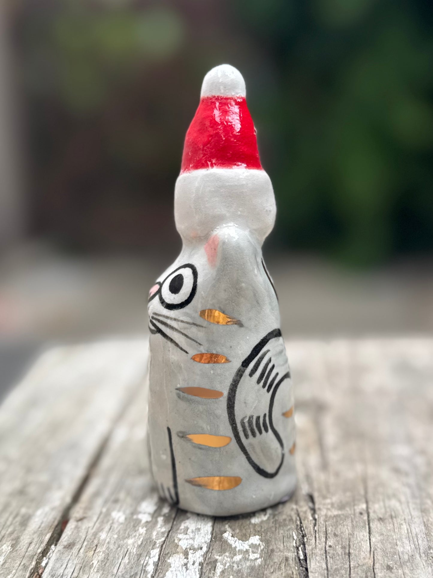 Small Klaus Blob – Christmas Hat Mouse Cat with Gold (Limited Edition)