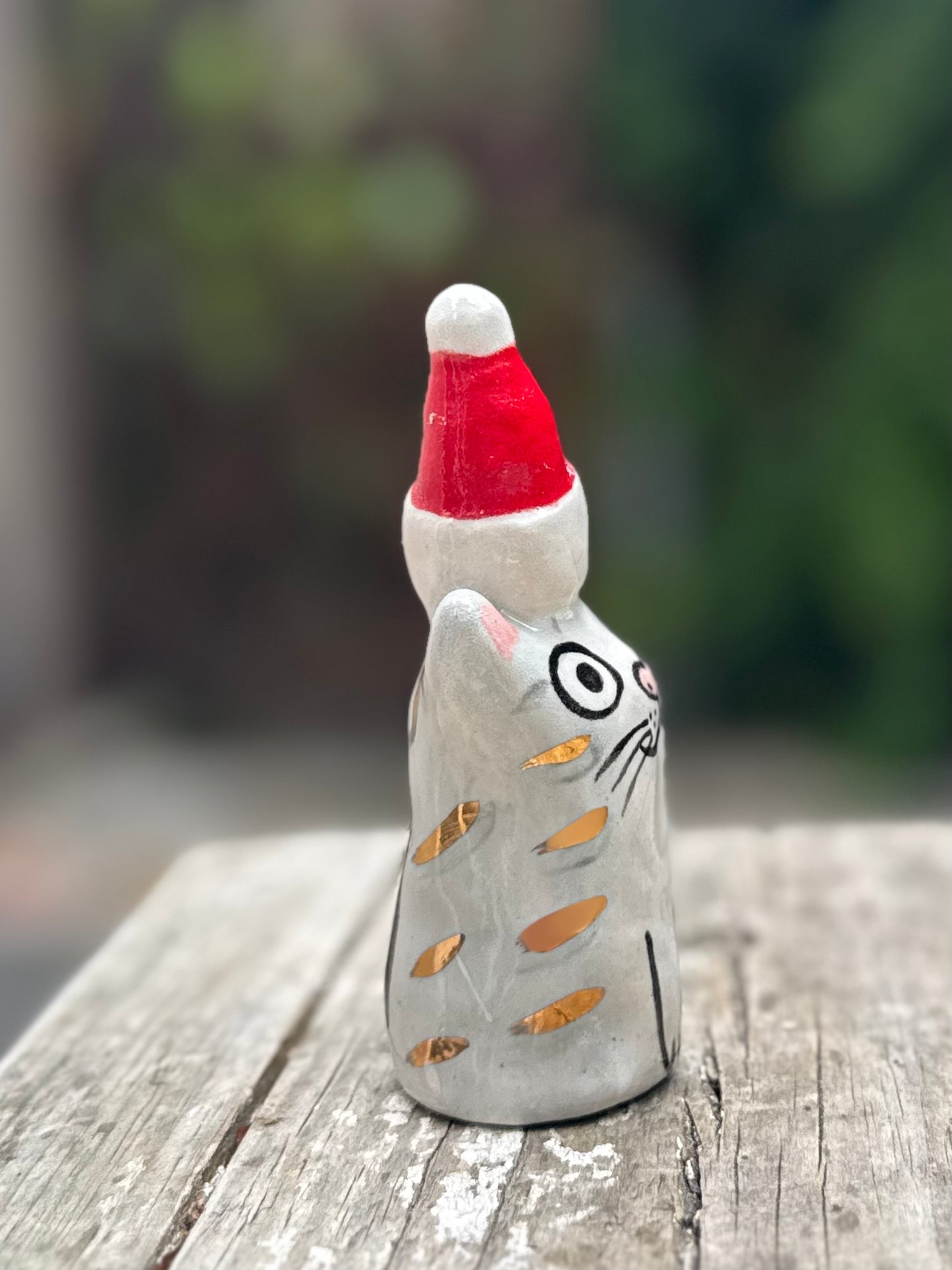 Small Klaus Blob – Christmas Hat Mouse Cat with Gold (Limited Edition)