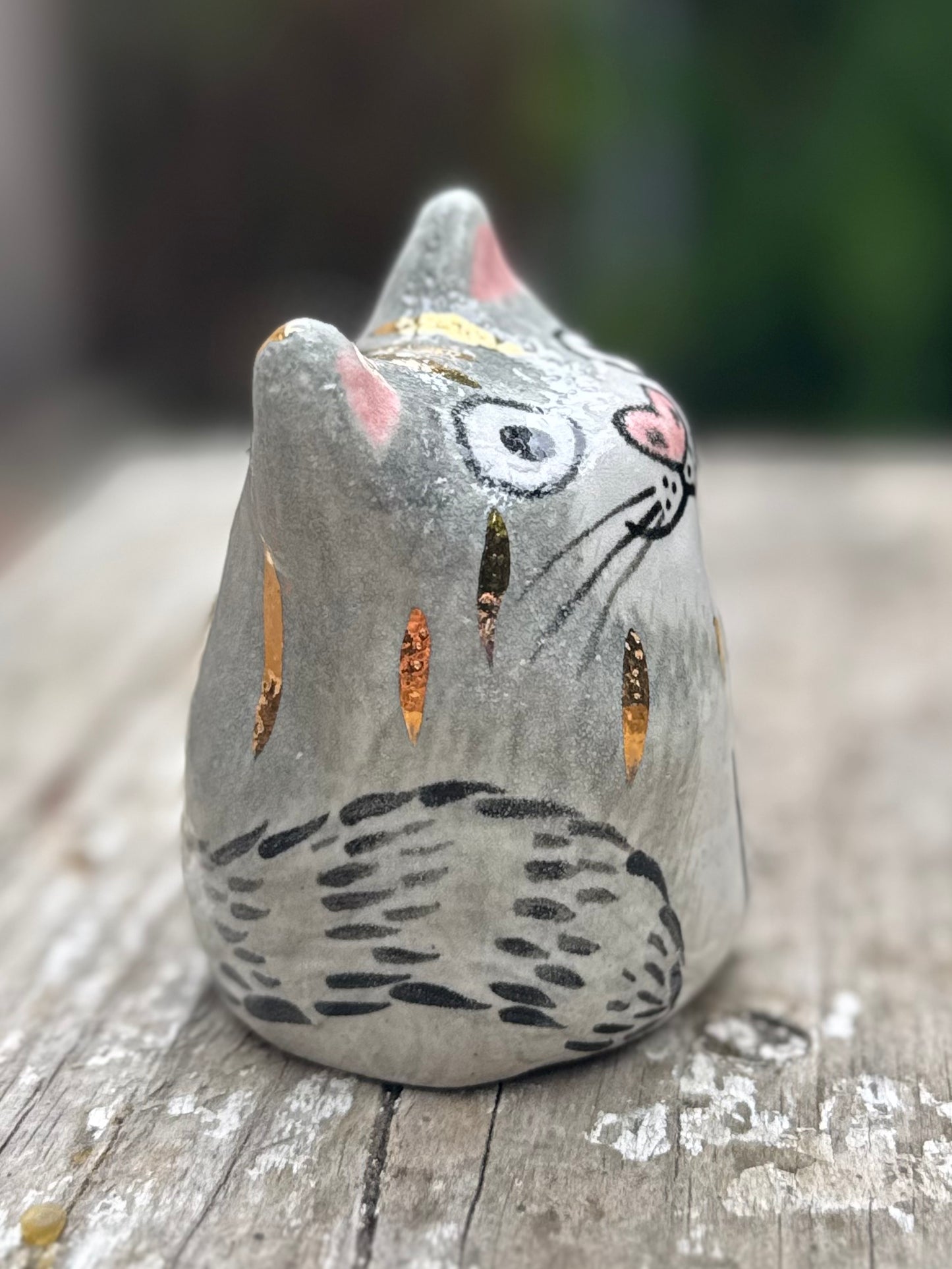 Medium Klaus Blob - Cheeky floof Blob with gold