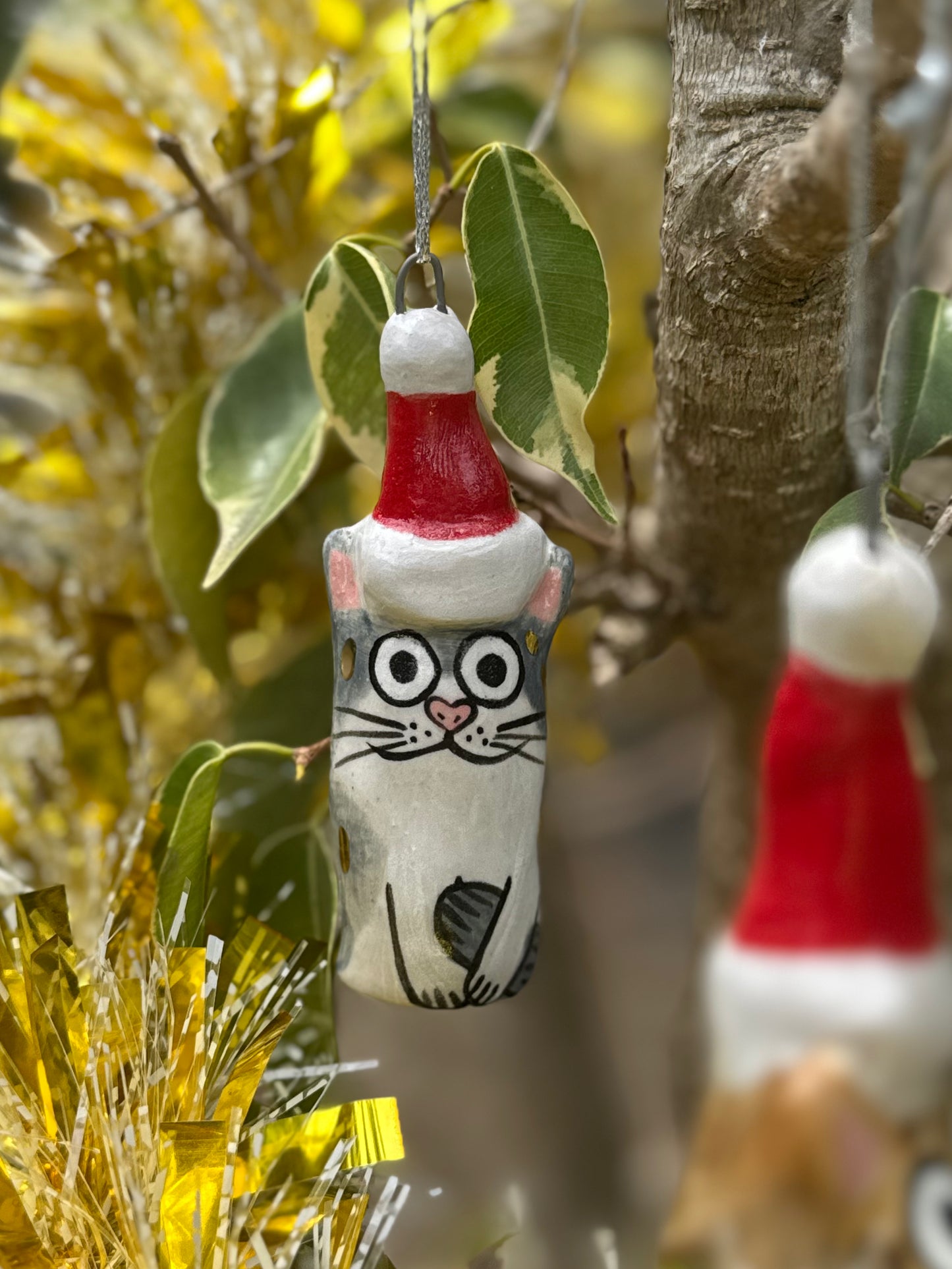 Small Klaus Blob – Hanging Christmas Hat Decoration with Gold (Limited Edition)