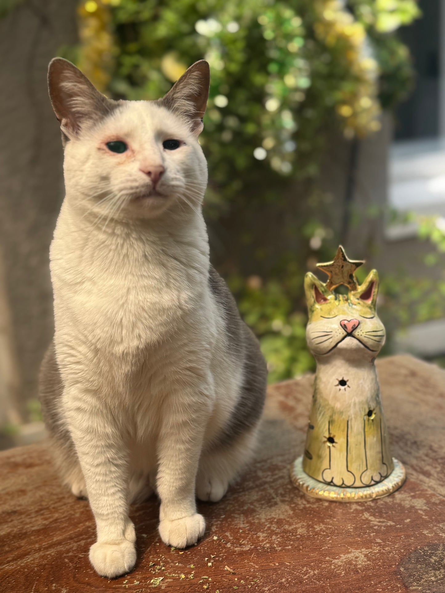 Medium Christmas Cat Tree – Klaus Edition with Gold (Limited Edition)
