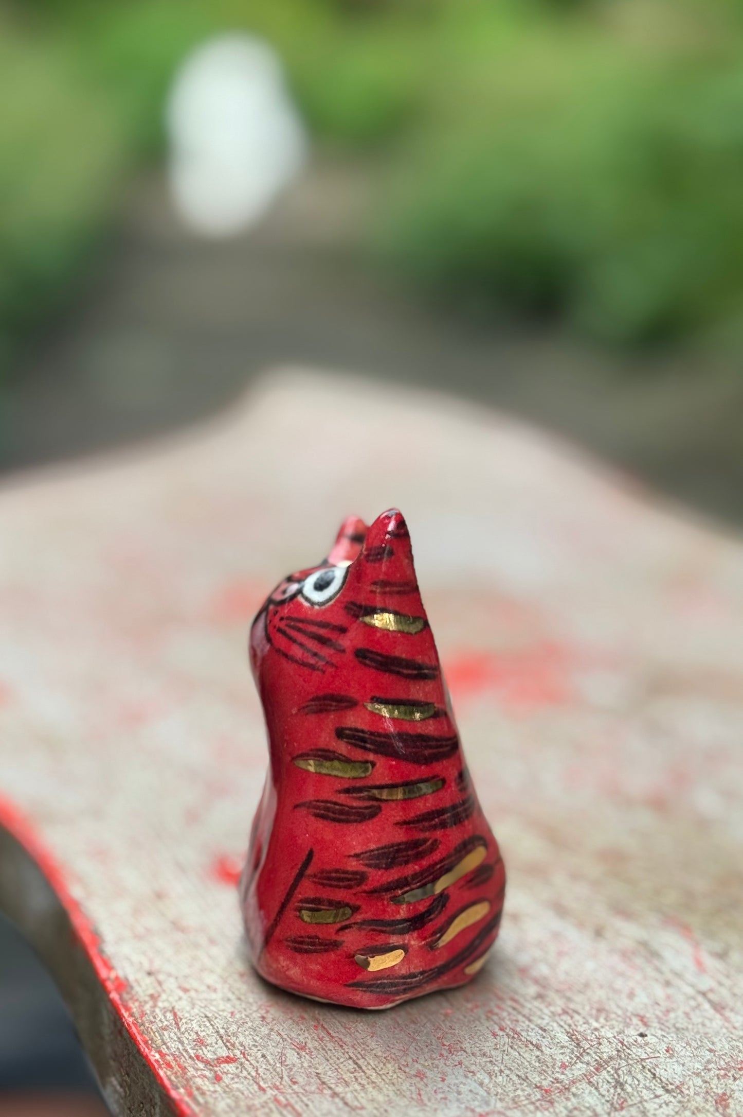 Lennie Blob - red w gold (small)