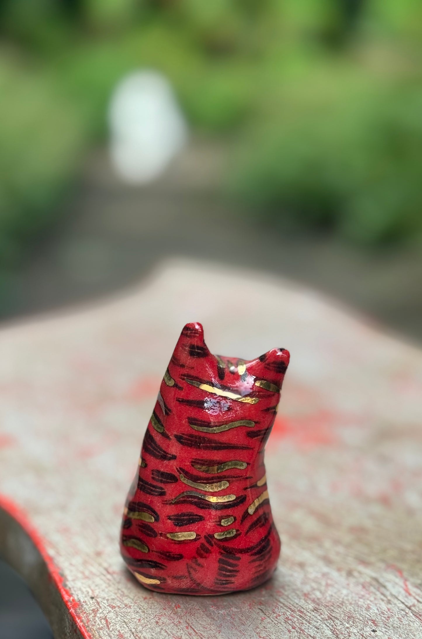 Lennie Blob - red w gold (small)