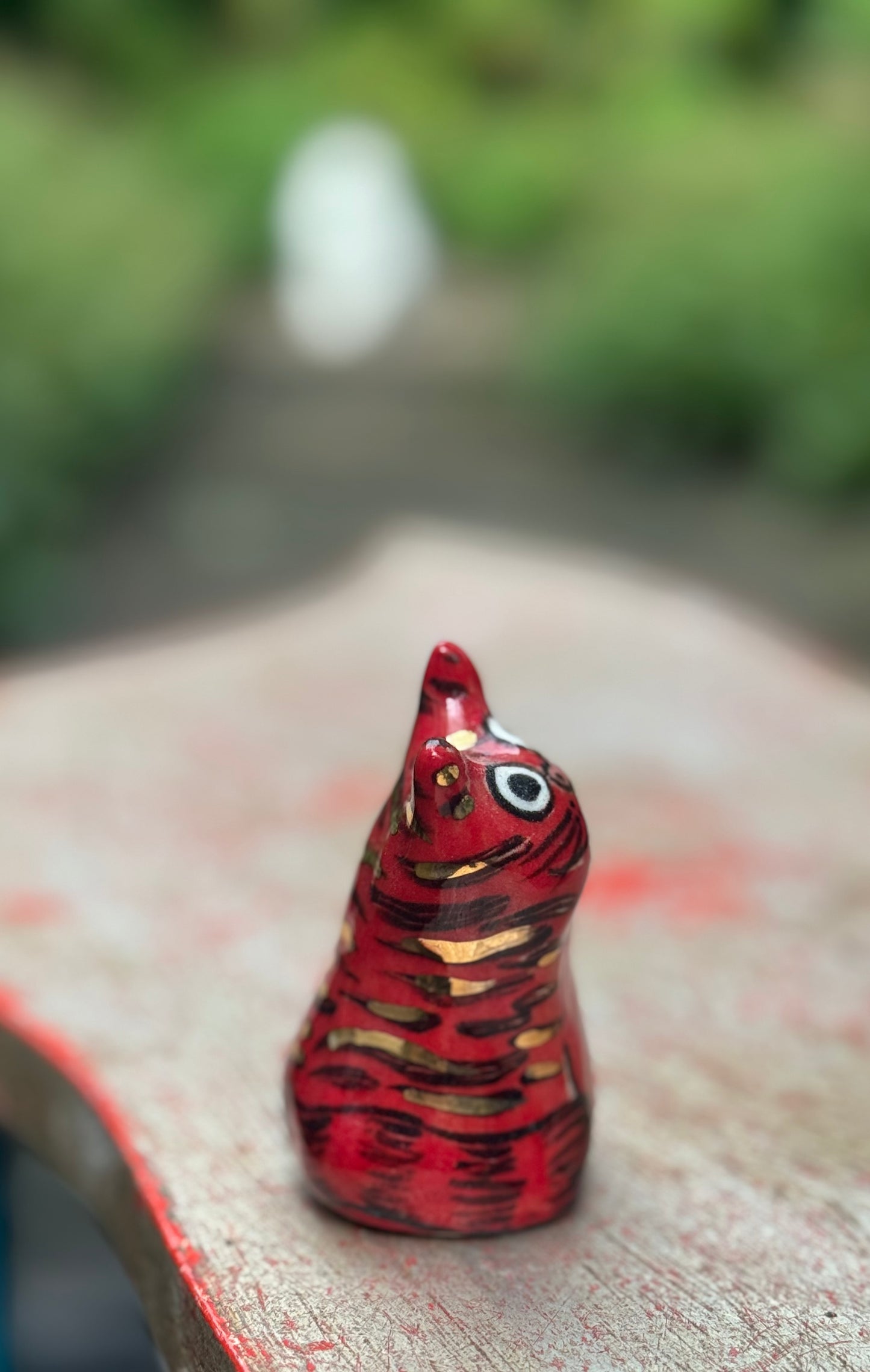 Lennie Blob - red w gold (small)