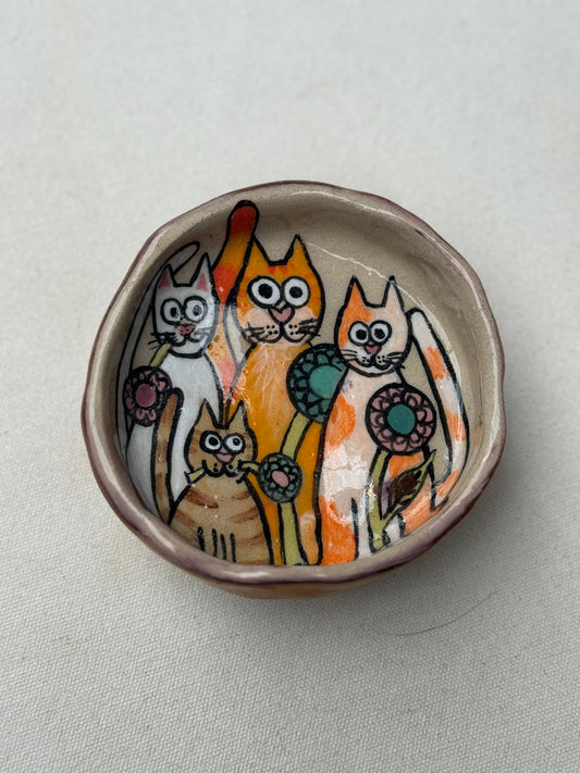 Whisker Dish - Kitty fam (Medium)