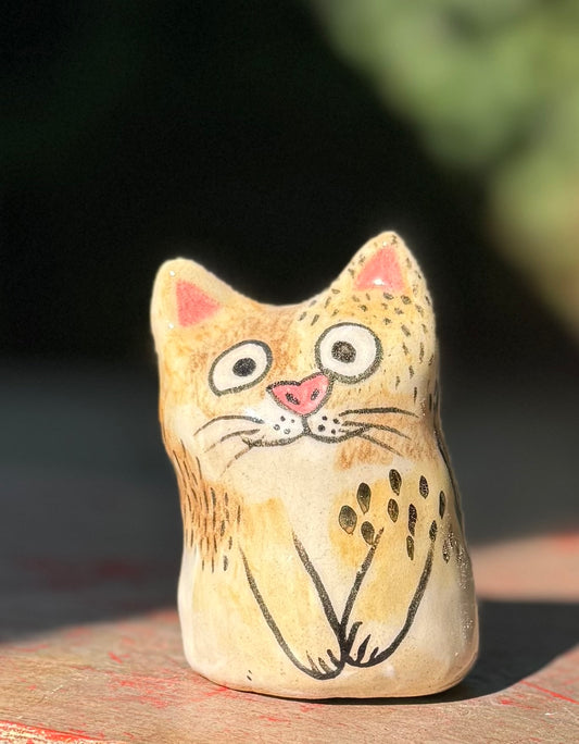 Yuki Blob – Budding Actress Tortie Blob with Gold (Medium)