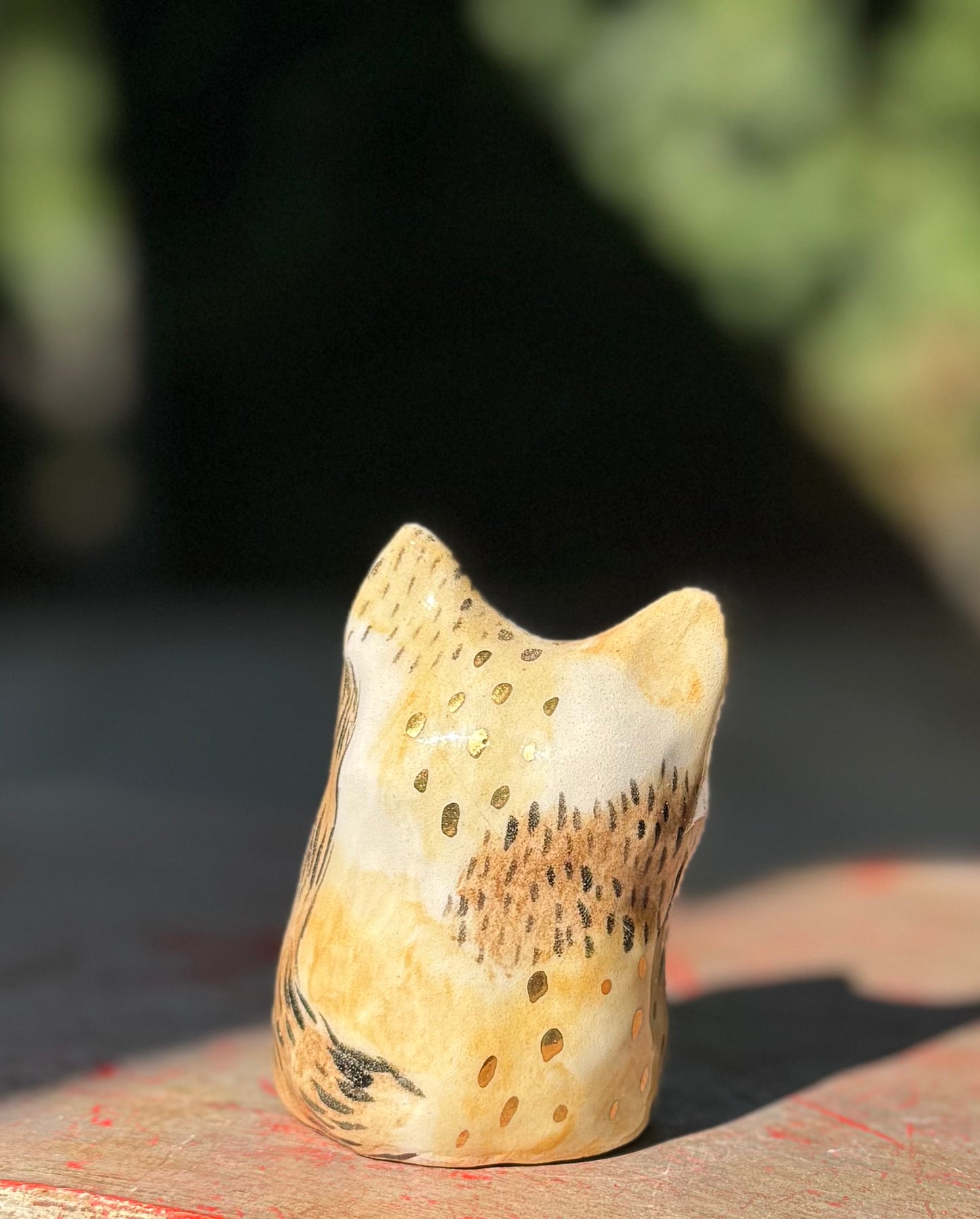 Yuki Blob – Budding Actress Tortie Blob with Gold (Medium)