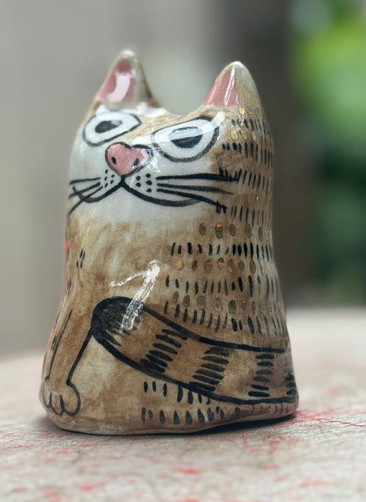 Yuki Blob – Coffee Connoisseur Tabby Blob with gold (Medium)