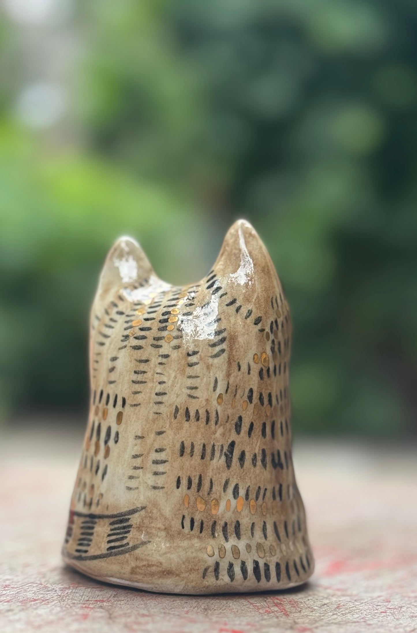 Yuki Blob – Coffee Connoisseur Tabby Blob with gold (Medium)
