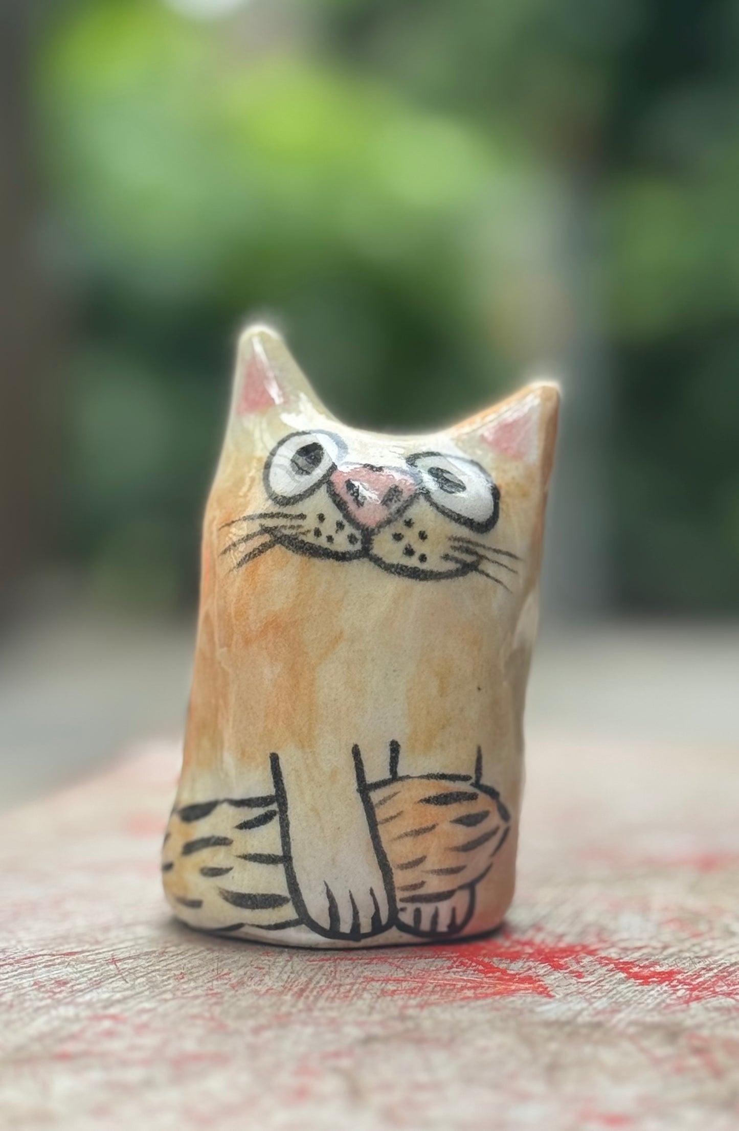 Yuki Blob – Curious Observer Tortie Blob (Medium)