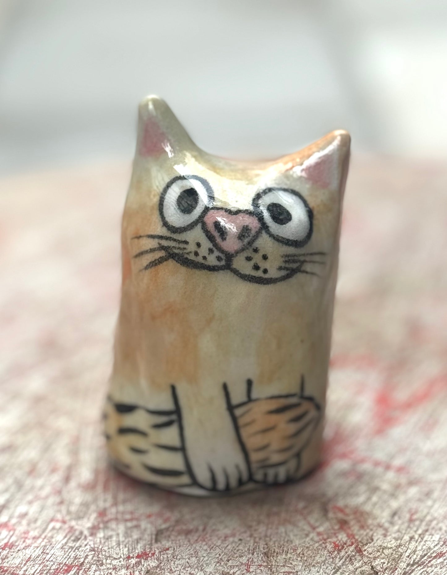 Yuki Blob – Curious Observer Tortie Blob (Medium)
