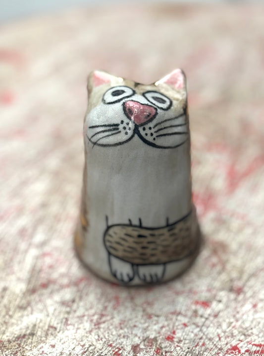 Yuki Blob – Mischievous Napper Tabby Blob with gold (Medium)
