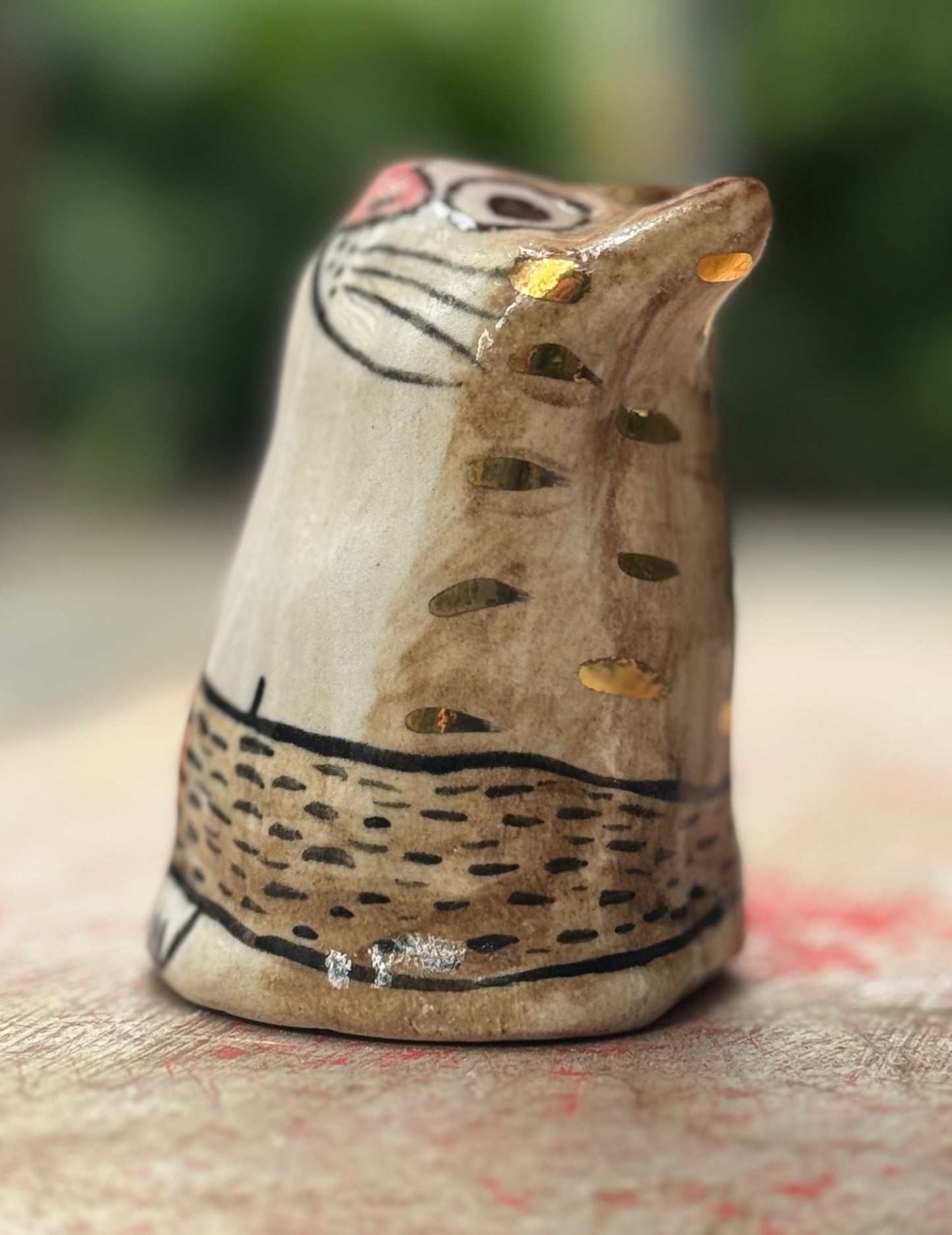 Yuki Blob – Mischievous Napper Tabby Blob with gold (Medium)