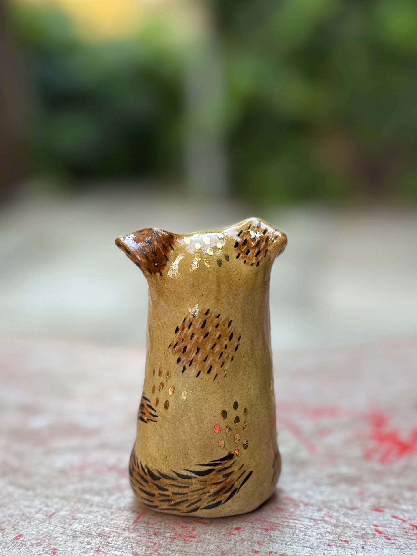 Roux Blob – The Carrot-Loving Lazy Brak Blob with Gold (Medium)