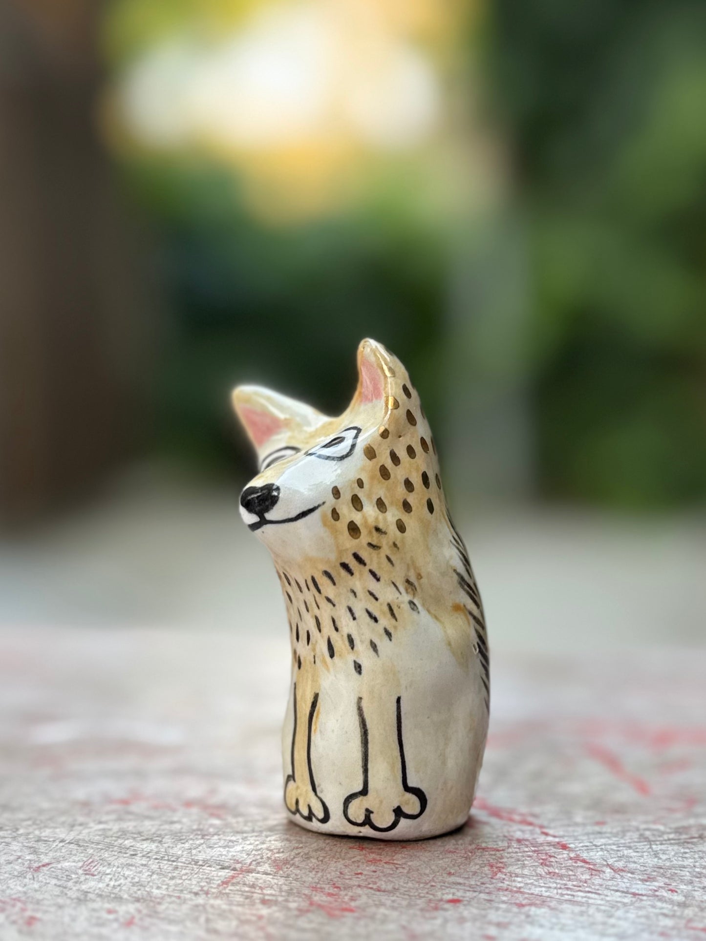Roux Blob – The Curious Little Blob Dog with Gold (Small)