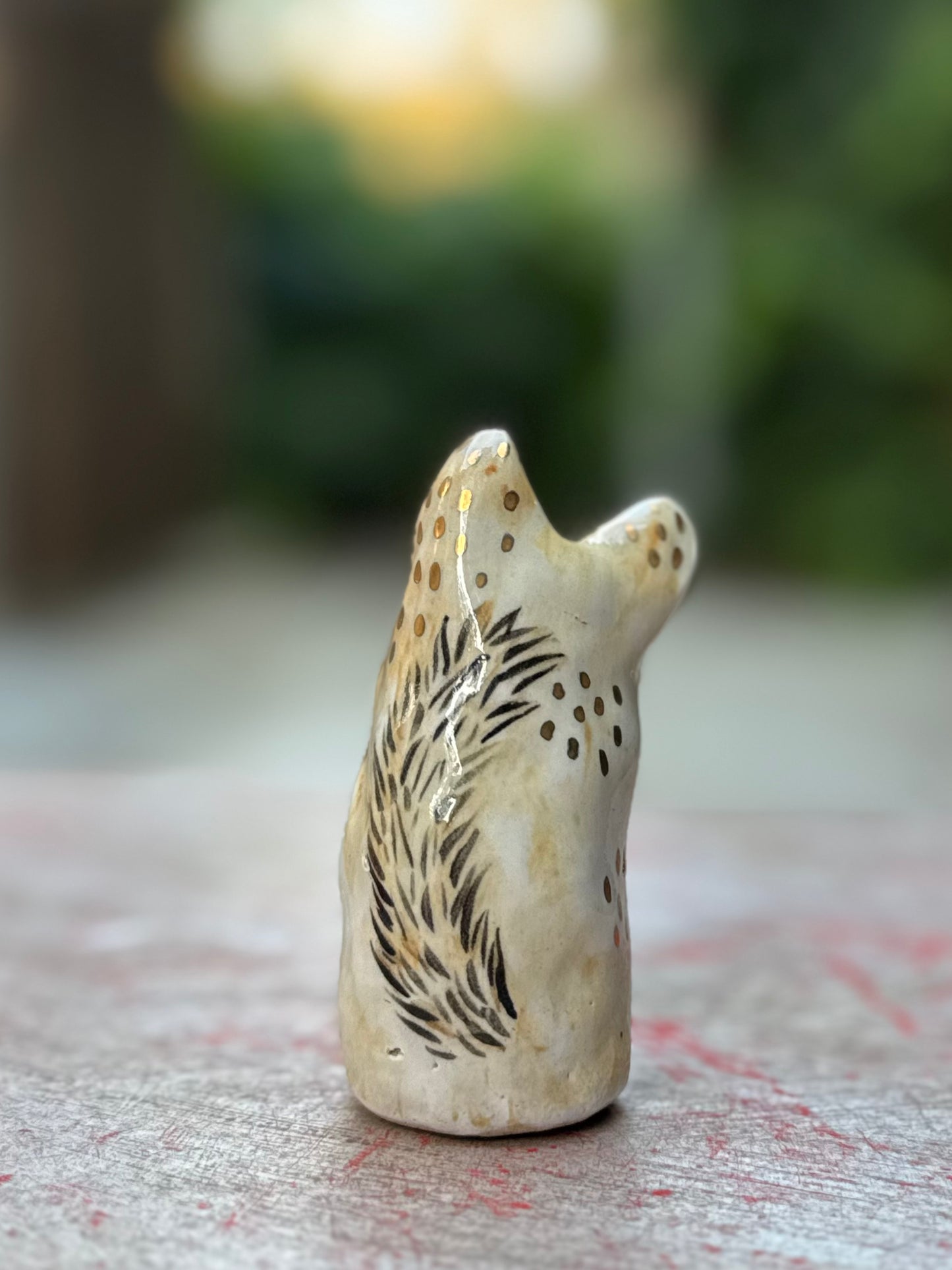 Roux Blob – The Curious Little Blob Dog with Gold (Small)