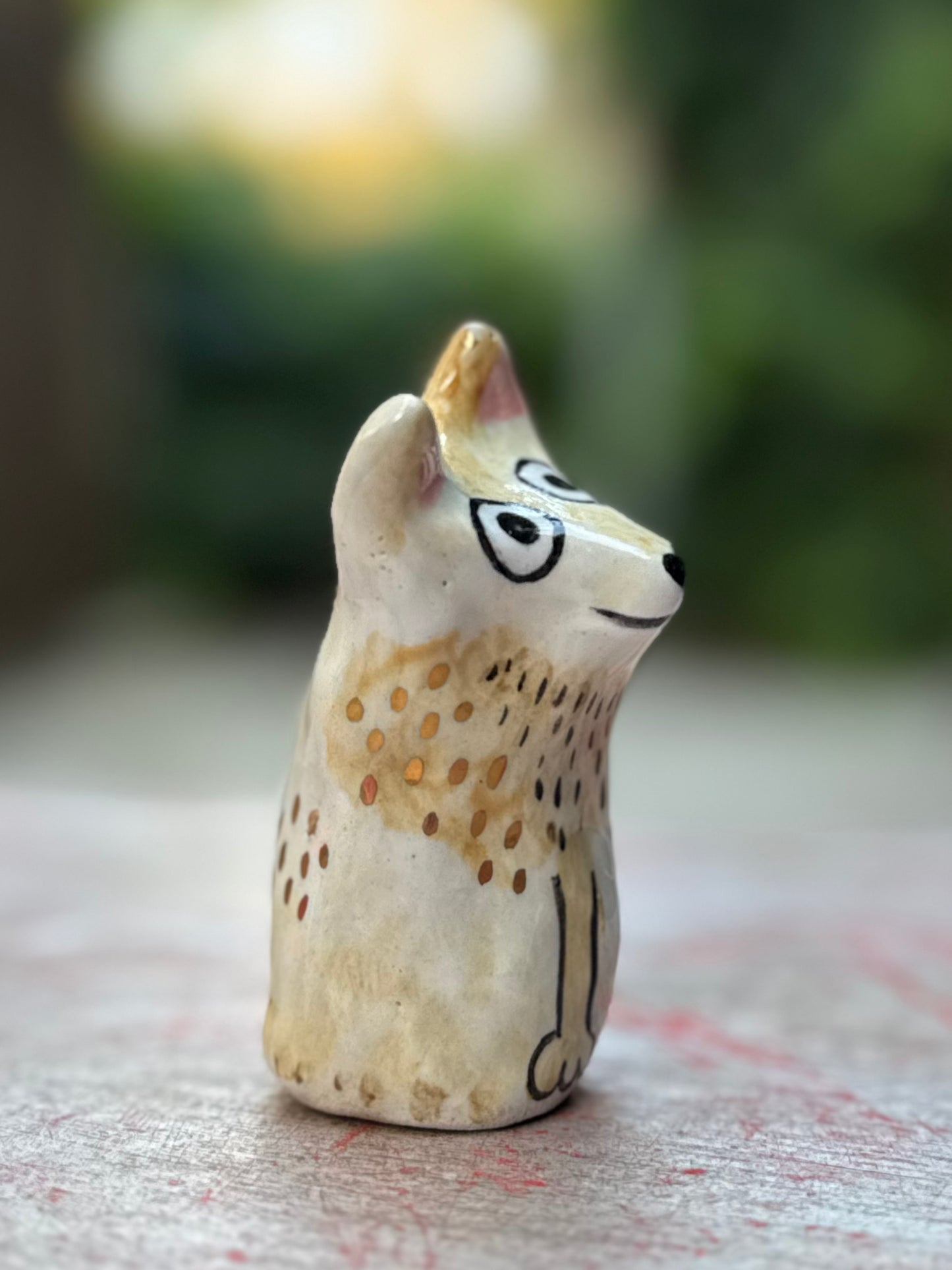 Roux Blob – The Curious Little Blob Dog with Gold (Small)