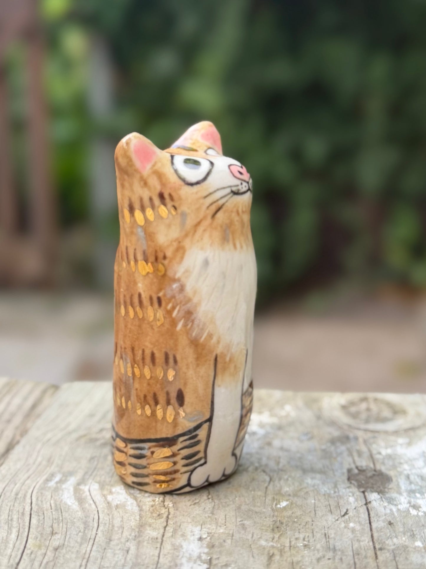 Yuki Tabby Blob – Princess of laps with gold (small)