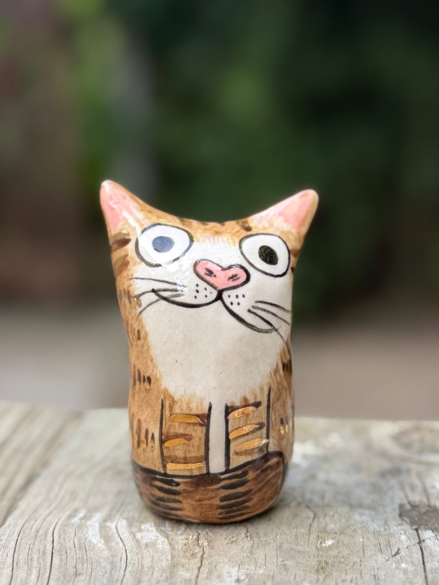 Yuki Blob – Sunbathing Tabby Blob with gold (Small)