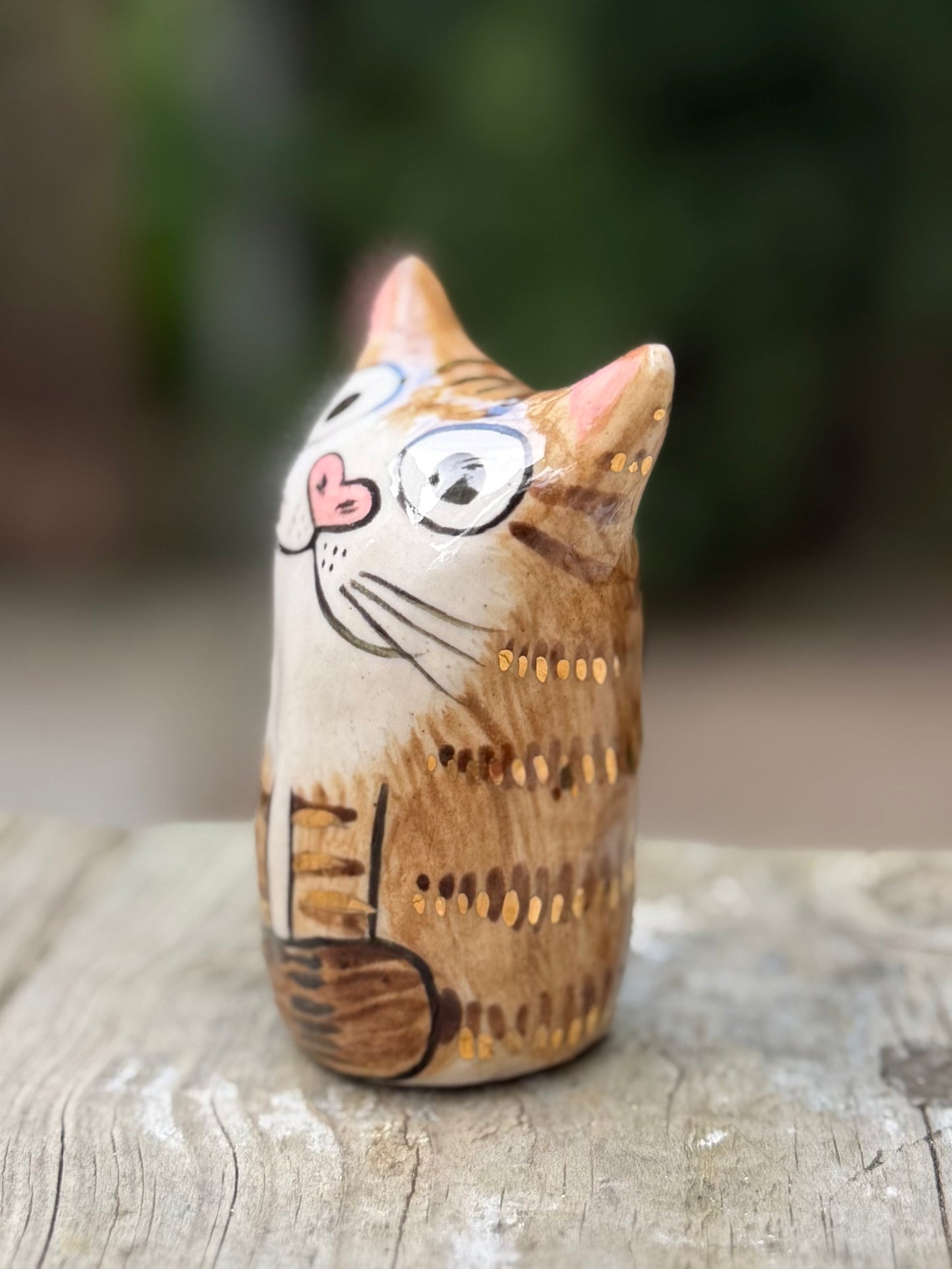 Yuki Blob – Sunbathing Tabby Blob with gold (Small)