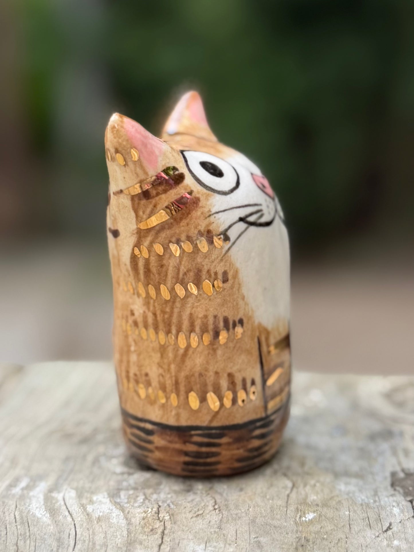 Yuki Blob – Sunbathing Tabby Blob with gold (Small)