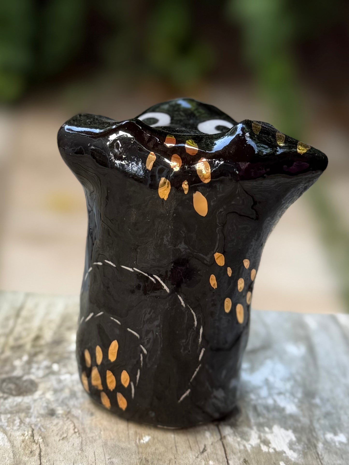 Roux Blob – The Nosey Neighbour Blob with Gold (Medium)