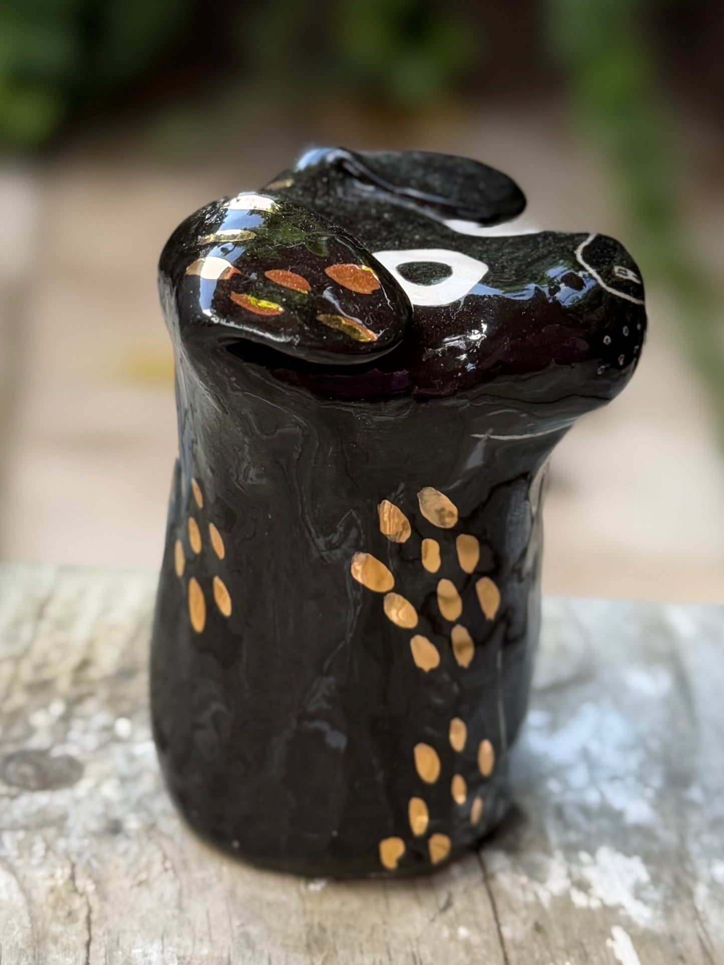 Roux Blob – The Nosey Neighbour Blob with Gold (Medium)
