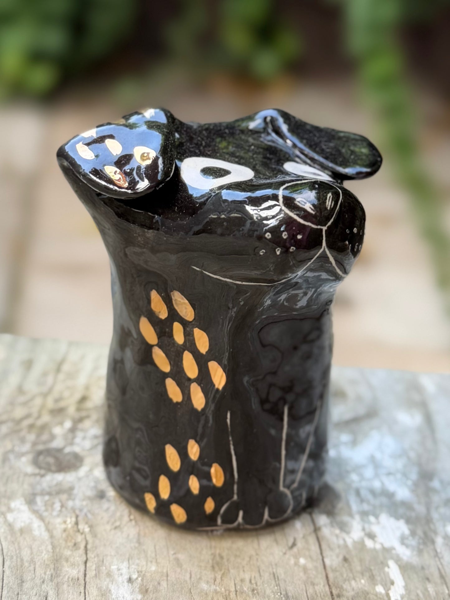 Roux Blob – The Nosey Neighbour Blob with Gold (Medium)